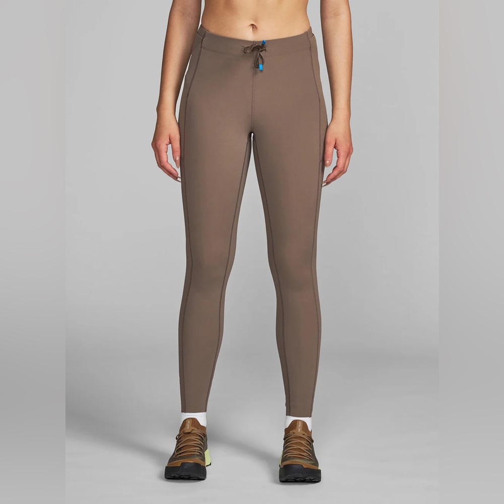 Janji Trail Tights in Taupe Brown